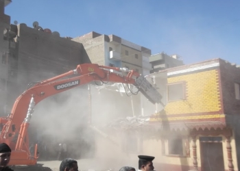 حملة لإزالة المنطقة العشوائية بنجع حمادي