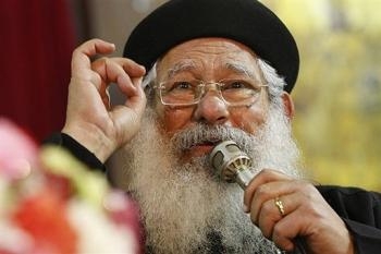 القمص مكارى فى اجتماعه الأسبوعى: نحن سفراء الله على الأرض