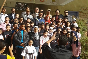 قيادات الجيش تزور مدرسة الراهبات ببني سويف