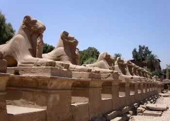 البدء في ترميم المقاصير الأوزيرية بمعبد الكرنك