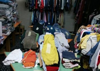 قلوب الخير توزع بطاطين وملابس على فقراء الفيوم