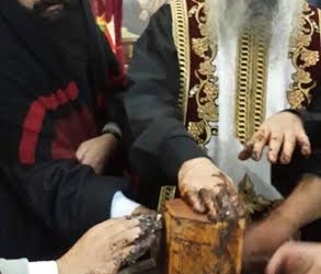 تطييب أجساد قديسين في كنيسة الشهيدة دميانة بالوايلي