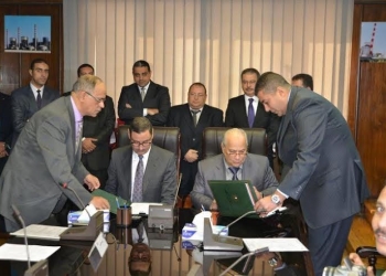 6 بنوك توقع عقود بمبلغ 3مليار جنيه لإنشاء محطتي جنـوب حلوان وأسيوط لإنتاج الكهرباء