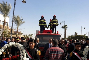 تشييع شهيد الشرطة فى جنازة عسكرية مهيبة بالسويس