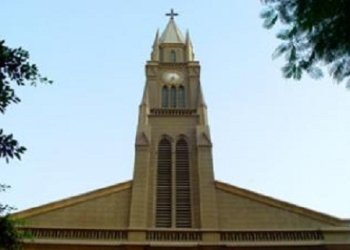 القس سامح موريس يؤكد تحسن الحالة الصحية للقس منيس عبد النور