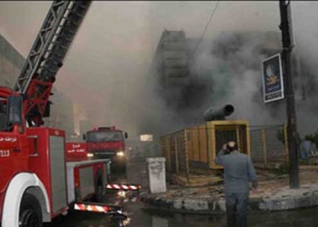 مجهولون يشعلون النيران في كشك كهرباء