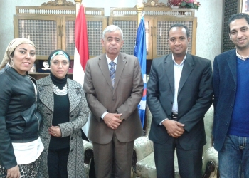 التخلص من المخلفات الصلبة وجمع القمامة من المنازل بالسويس