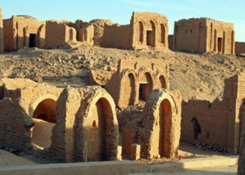 نشوب حريق بجوار منطقة أثرية