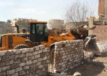 حملة إزالة بمدينة القناطر الخيرية على أرض الأوقاف