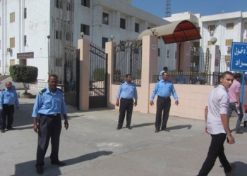 جهاز بالأشعة لمنع دخول الشماريخ لجامعة بني سويف