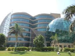 معرض جديد توجه عائداته لصالح مستشفى سرطان الأطفال
