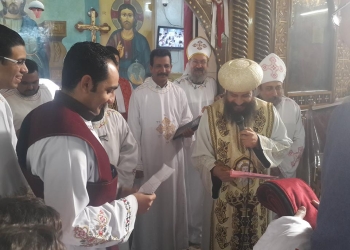 بالصور رسامة و ترقية شمامسة بيد الأنبا بموا أسقف السويس