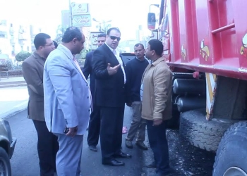 محافظ الفيوم يتفقد أعمال الرصف والصيانة بشارع السد العالى