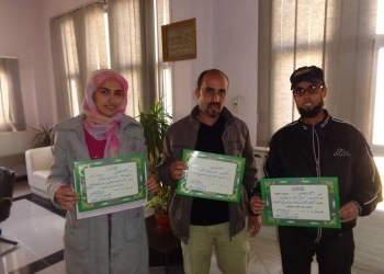 بالصور رئيـس حـى فيـصل يـكرم الموظفين المتميزين