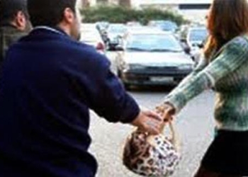 القبض على تشكيل عصابى تخصص فى سرقة حقائب السيدات بأكتوبر 