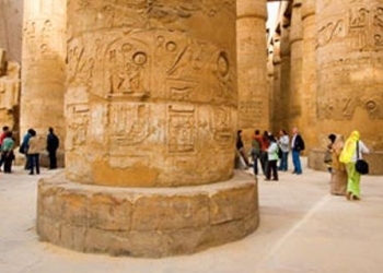 ضبط عاطل ينقب عن الأثار بمنزلة بأبو الجود