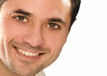 محامى الفنان أحمد عز يتنحى بقضية النسب وزينة تحضر بطفليها لأول مرة