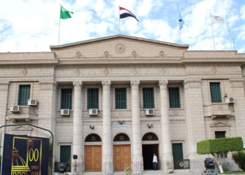 آداب القاهرة تنظم مؤتمراً دولياً عن الشعر الغنائي الإغريقي 