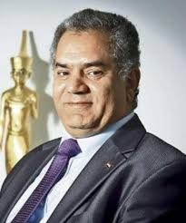 غدا “الدماطى” يفتتح مشروعات الترميم  بمحور قناة السويس