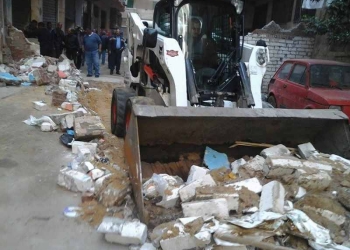 إزالة سور مخالف بحي المنتزة بالأسكندرية