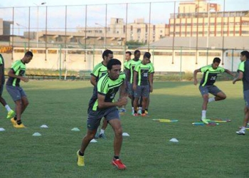 النادي المصري ينهي أزمة سداسي الفريق المتمردين