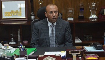 محافظ المنوفية يجازي نائب مدينة قويسنا ومسئول تحسين البيئة