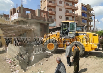 بالصور .. إزالة 167 حالة تعدِ على الطريق الزراعي بالبحيرة