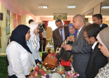 بالصور 19 مدرسة بالتعليم الفنى بالسويس تنظم معرضاً يواكب سوق العمل  