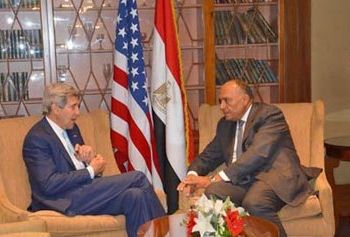 مصادر: شكري ناقش كيري استقبال واشنطن وفد من جماعة الأخوان الإرهابية