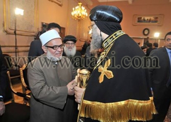 مازال يتوافد كبار رجال الدولة لتهنئة البابا تواضروس بالعيد