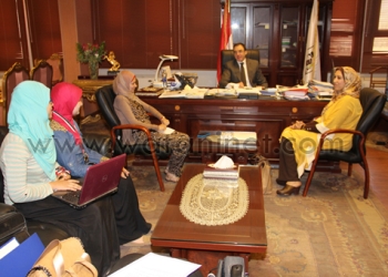طالبتان تخترعان جهاز لتحويل عوادم السيارات إلى سماد