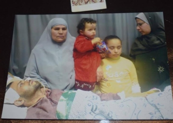 والدة طريح فراش  تناشد السيسى لعلاج نجلها بالقوات المسلحة