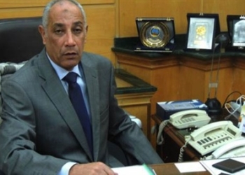 مصرع سائق أسفل عجلات القطار بالبحيرة