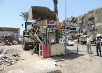 الأمن يزيل الأكشاك العشوائية الغير مرخصة بحى الزهور 