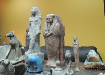 ضبط نقاش بحوزته أسلحة بيضاء وقطع أثرية