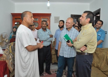إدارة المواقف تحصل الأجرة من ركاب أسيوط الجديدة منعاً للاستغلال