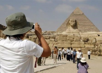 الإستعانة بخبرات المرشدين السياحيين فى حملة للتوعية السياحية
