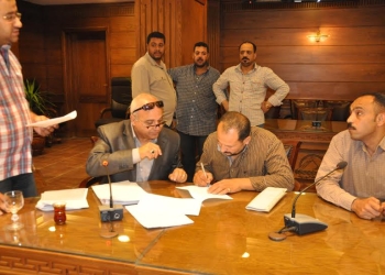 الجيزة توقع عقود الجمع السكنى  مع 28 شركة