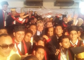 بالصور .. قيادات الوفد تشارك حفل تخريج 200 طالب بالجامعة العمالية بالشرقية