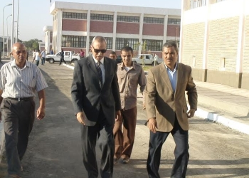 محافظ قنا يتفقد مشروعات الصرف الصحي بدشنا ونجع حمادي