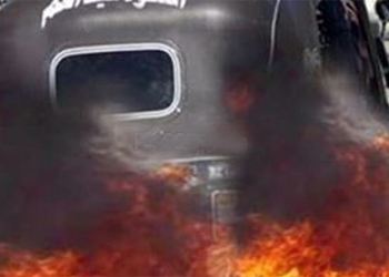 شخص يشعل النيران في “توك توك” زميله بسبب خلافات ا