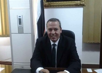 موظفه تضرب عن الطعام بسبب نقلها تعسفيا 