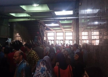 العشرات من الطلاب يتظاهرون بسبب استنفاذ رغبات الثانوية العامة