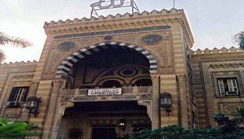 راعي كنيسة يقود مسيرة شعبية اعتراضاَ علي نقل شيخ بالمنيا  والأوقاف تستجيب لمطالب شعبية بعدم نقل شيخ