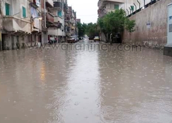 أهالي المتراس بغرب الاسكندرية يفتحون طريق قطار مطروح 