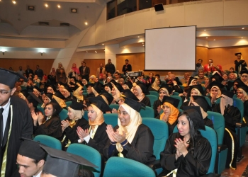 آداب حلوان تكرم أوائل الخريجين لعام 2014/2015