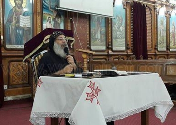 الأنبا مكسيموس يزور إيبارشية جرجا