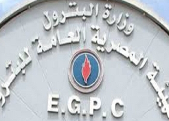 وزارة البترول تنفى ما نشر حول التفاوض لتأجيل الأقساط بالدولار