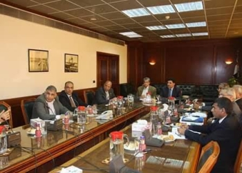 وزيري الري والبيئه يجتمعان لدراسة تطوير وتحسين عمل اللجنه العليا للتراخيص