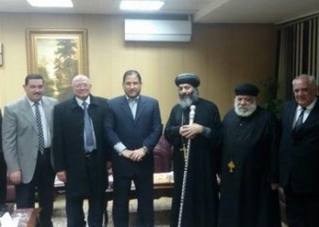 الانبا كاراس يهنئ محافظ الغربية الجديد